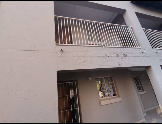 2 BEDROOM APARTMENT FOR SALE IN WATERVAL EAST